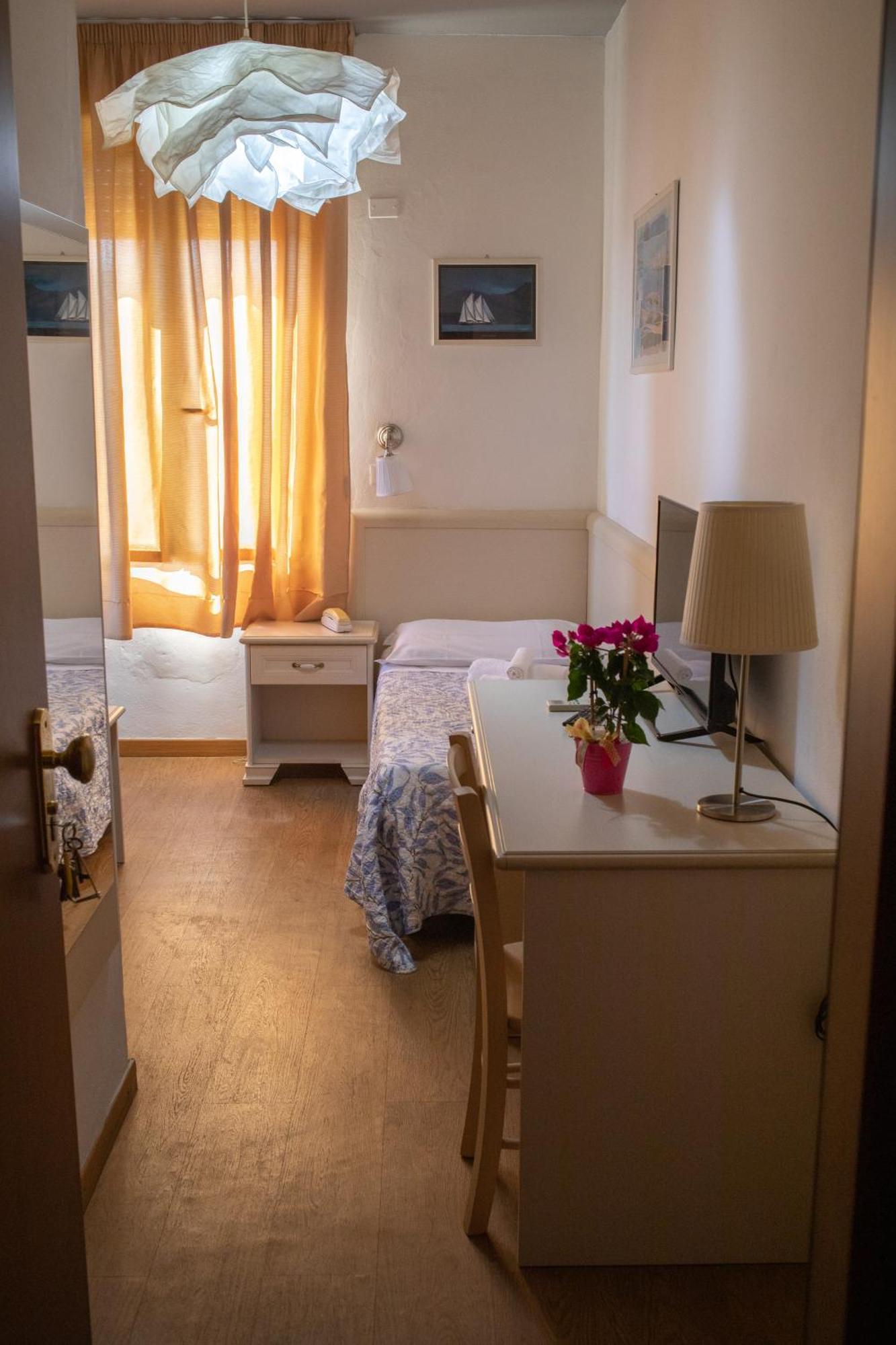 Hotel Ariston Piombino Exterior photo