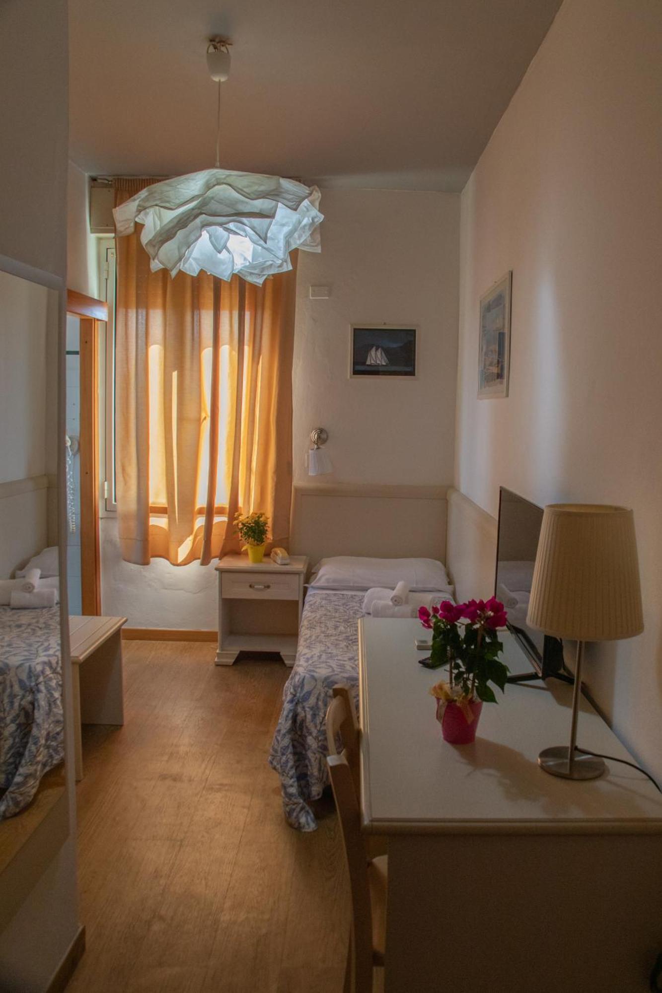 Hotel Ariston Piombino Exterior photo